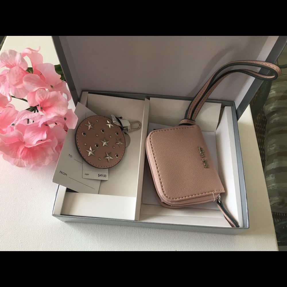 Nine West card case/mirror keychain